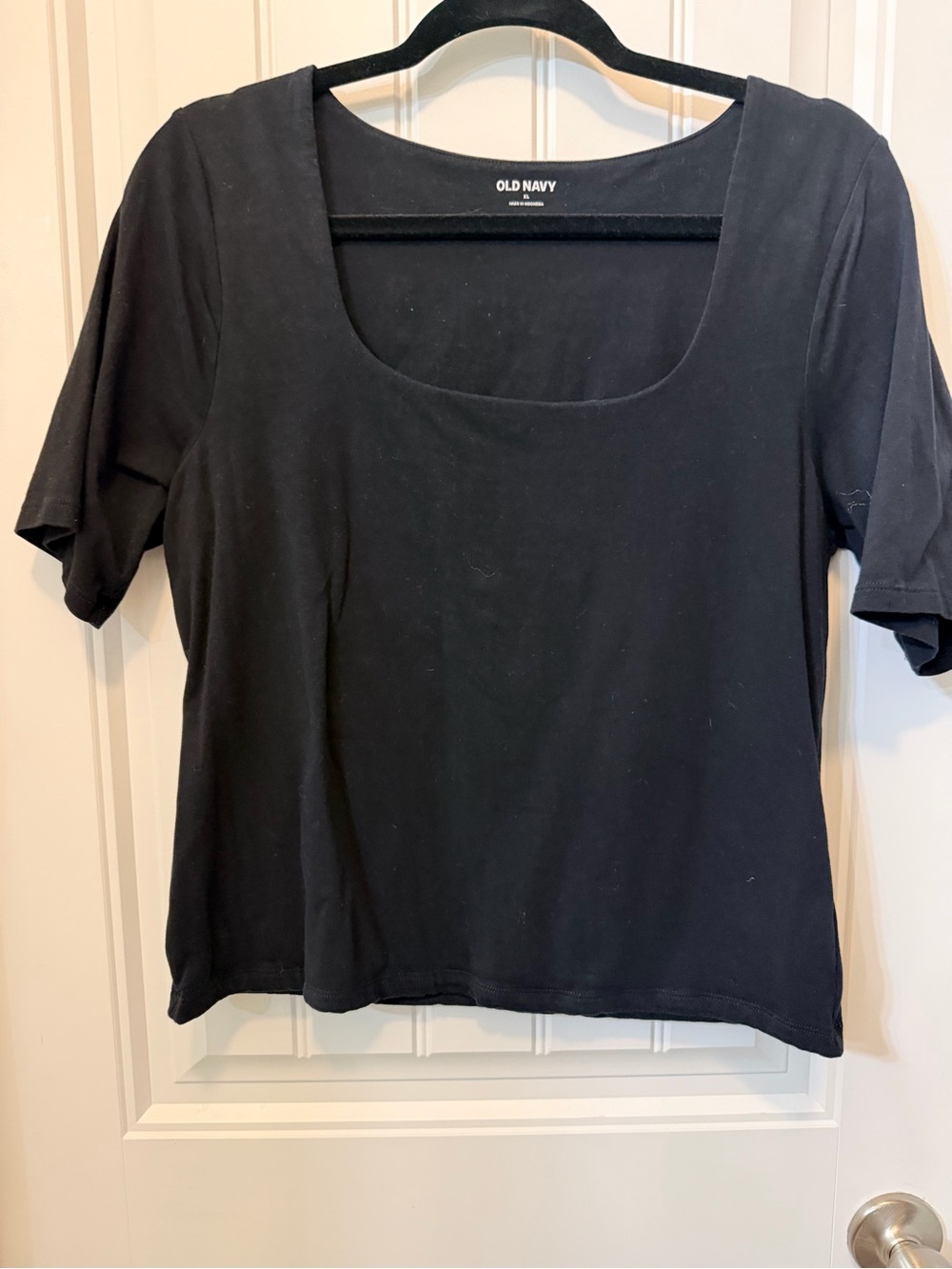 Old Navy Black Scoop-Neck Short Sleeve Women's Tee